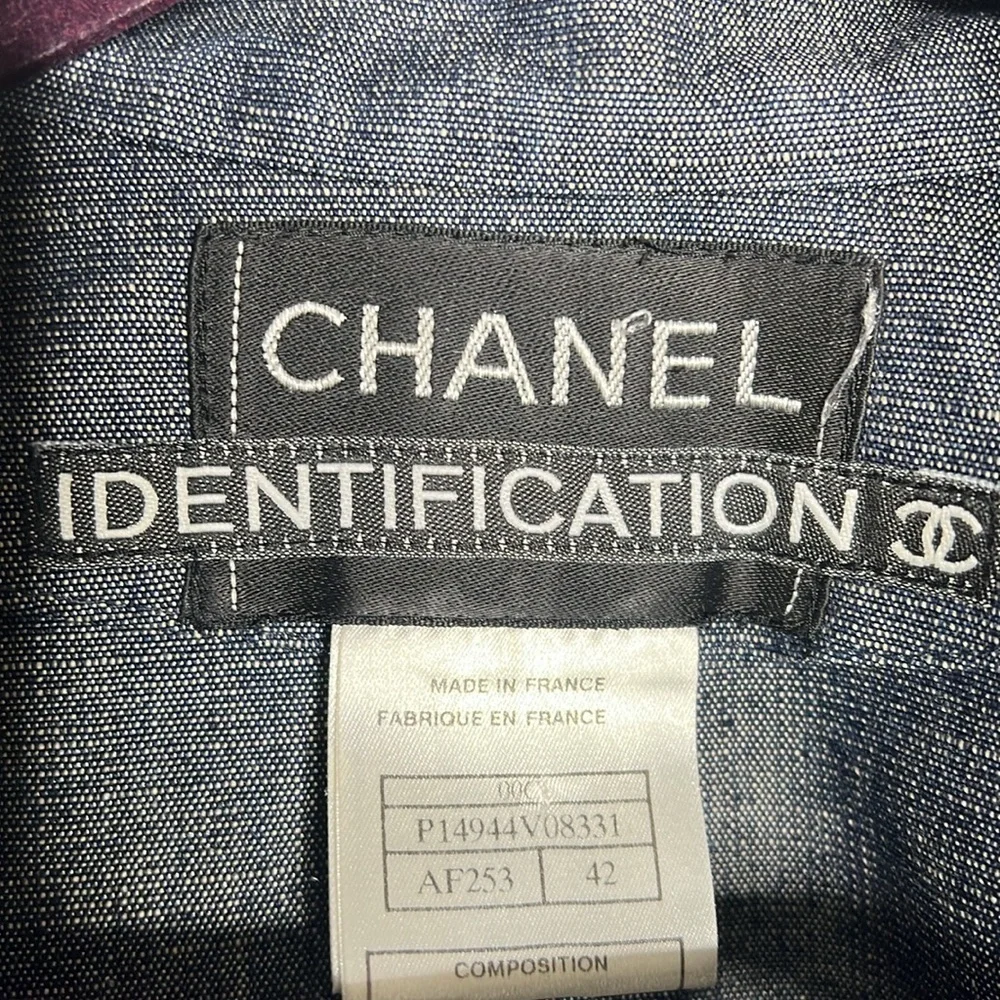 Chanel Sz 42 Denim Cotton Beaded Patch Pocket Elastic Back Logo Button Jacket